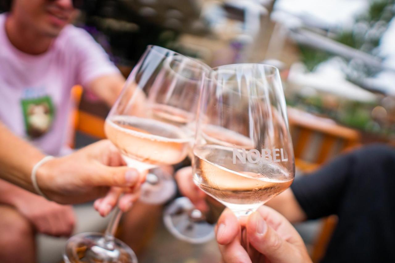 Nobel Hotel Ameland 발룸 외부 사진