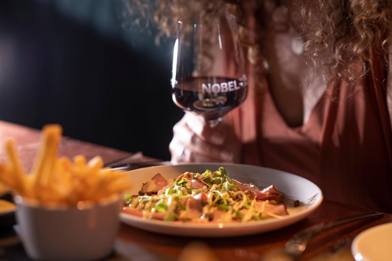 Nobel Hotel Ameland 발룸 외부 사진